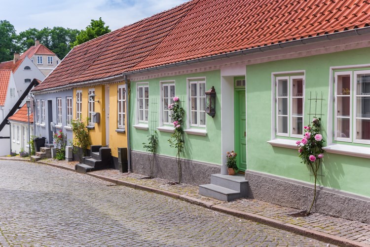 Gade med farverige huse i Haderslev