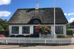 Stråtækt hus i Nordby på Samsø