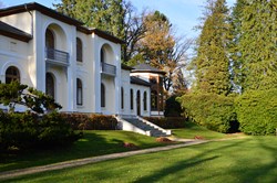 Villa im Herbst im Park Breidings Garten in Soltau