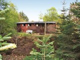 Hyggeligt sommerhus til 4 personer beliggende i Svinkløv på en stor naturgrund.