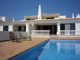Luksuriøst rækkehus til 6 personer med privat pool centralt beliggende i Castro Marim Golf & Country Club i Algarve.
