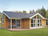 For naturelskere er dette pragtfulde feriehus fra 2010 til 8 personer et rigtigt godt udgangspunkt for oplevelser i det lille lokalsamfund Kølkær ved Herning.