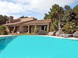 7-værelses hus på 350 m² til 10 personer med dejlig udendørs swimmingpool beliggende i L´isle Sur la Sorgue.