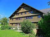 3-værelses taglejlighed på 80 m² til 4 personer beliggende i et hyggelgit bondehus i Dreien i St. Gallen kun 6 km fra Bütschwill.