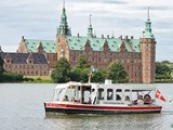 Den Lille Færge på Slotssøen ved Frederiksborg Slot