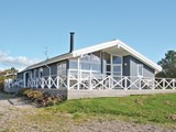 Flot kvalitetsferiehus til 6 personer beliggende på en stor naturgrund i Vestervig, med udsigt over Limfjorden. Der er blot 250 m til Limfjorden og 5 km til Vesterhavet.