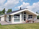I naturskønne omgivelser ved Rødvig, finder I dette skønne feriehus til 5 personer. En perfekt ramme til en dejlig ferie.