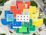 Det farverige LEGO® House i Billund set fra luften