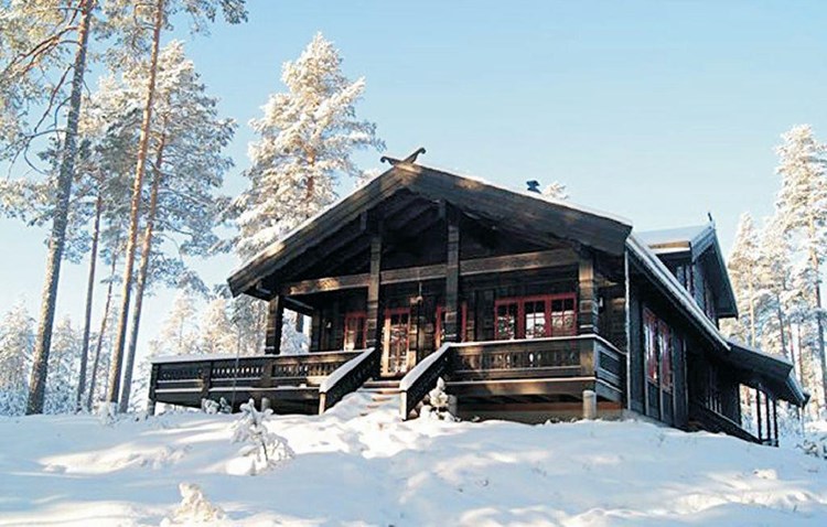 Flot feriehus til 10 personer med tre badeværelser og sauna beliggende ikke langt fra Vrådal Alpincenter.