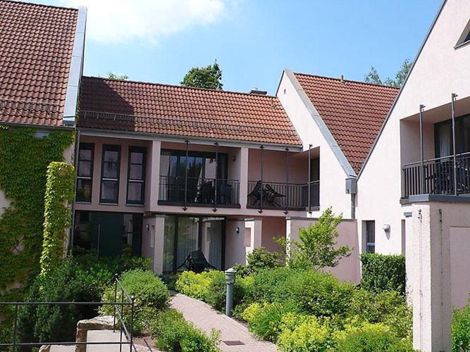 3-værelses lejlighed til 4 personer beliggende i lejlighedshotellet "Sternkuppe Rhön", 500 m fra centrum af Gersfeld.