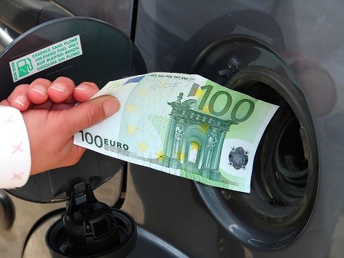 store prisforskelle på benzin og diesel i europa