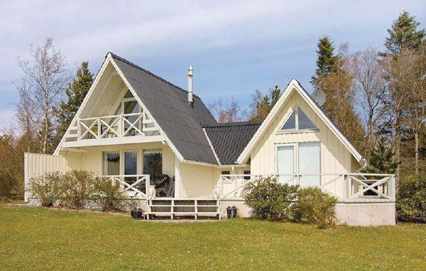Hyggeligt sommerhus til 6 personer beliggende i Ertebølle ved Farsø.