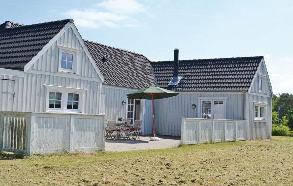 Pragtfuldt sommerhus til 8 personer beliggende i det populære ferieområde Rågeleje.